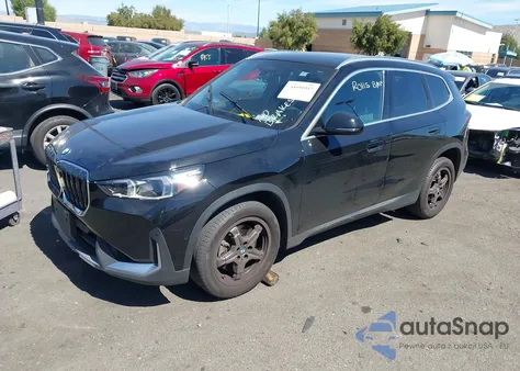 2023 BMW X1 xDrive28I z USA, uszkodzony, nr VIN WBX73EF0XP5V88404